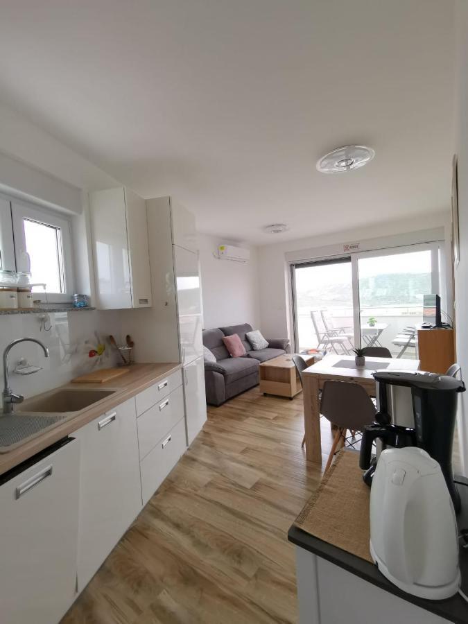 Ristovic Apartment Primosten Bagian luar foto